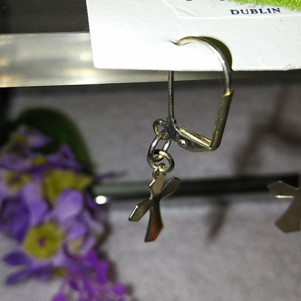 Dainty Silver Cross Earrings 💚St.Patricks ⛪ - Picture 5 of 5